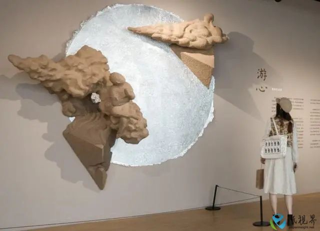 廢舊紙箱變雕塑，“乘物·游心”新展亮相壹美美術(shù)館