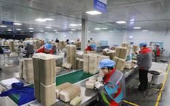 年產(chǎn)8萬(wàn)噸環(huán)保餐具，宜賓祥泰環(huán)?？萍忌a(chǎn)繁忙